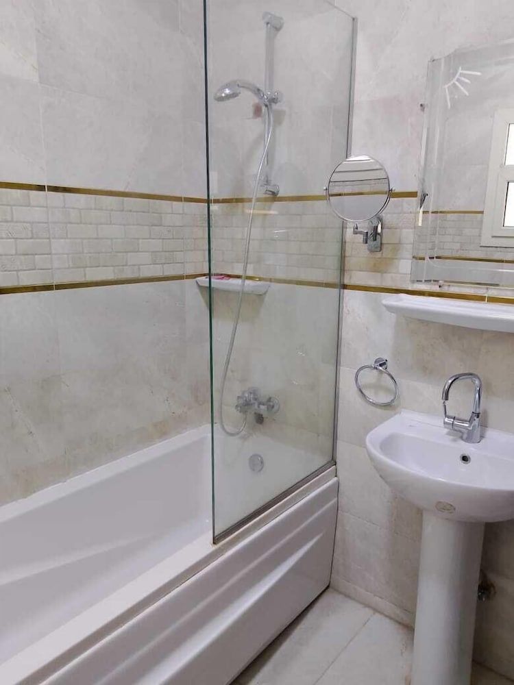 Enter Pyramids Inn Double Room, Balcony, Mountain View 7