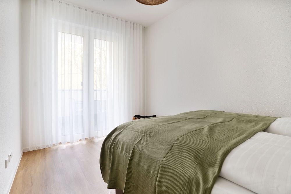 Premium Apartments I home2share Deluxe Apartment, 1 Bedroom, Balcony 4