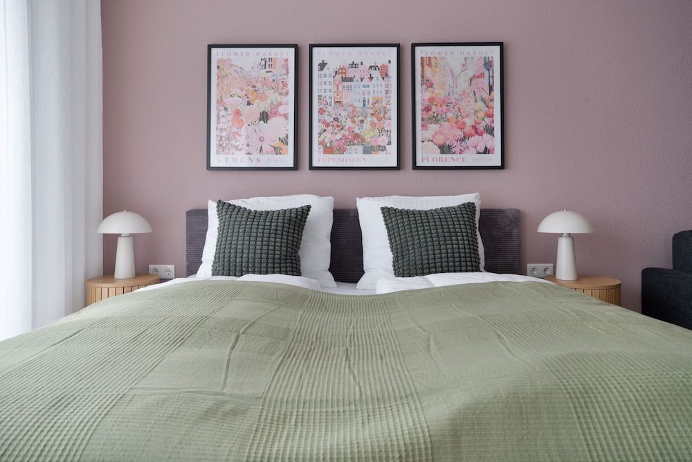 Deluxe Studio Suite, 1 Queen Bed with Sofa bed