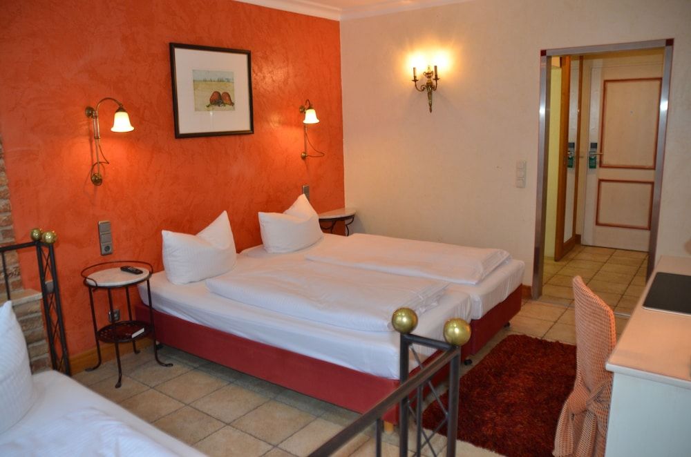 Gasthaus Gästekiste Basic Double or Twin Room, 1 Bedroom, Non Smoking, Bathtub 2