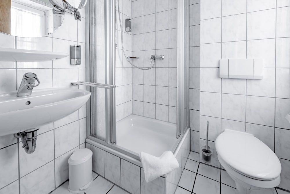 Hotel Domschatz Standard Single Room, Private Bathroom 3