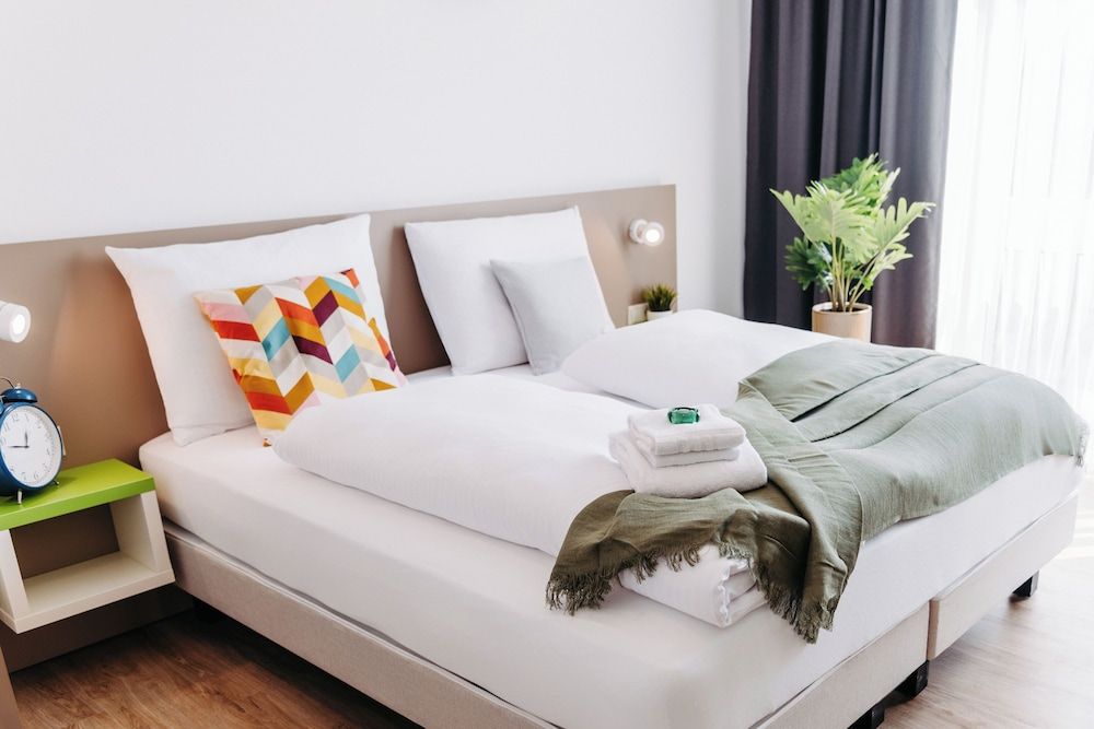 bestprice Hotel Koblenz Twin Room, City View 3