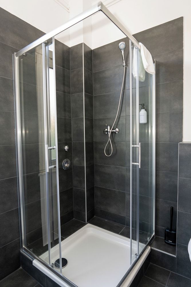 Hotel Hamburg Nord Deluxe Double Room 8