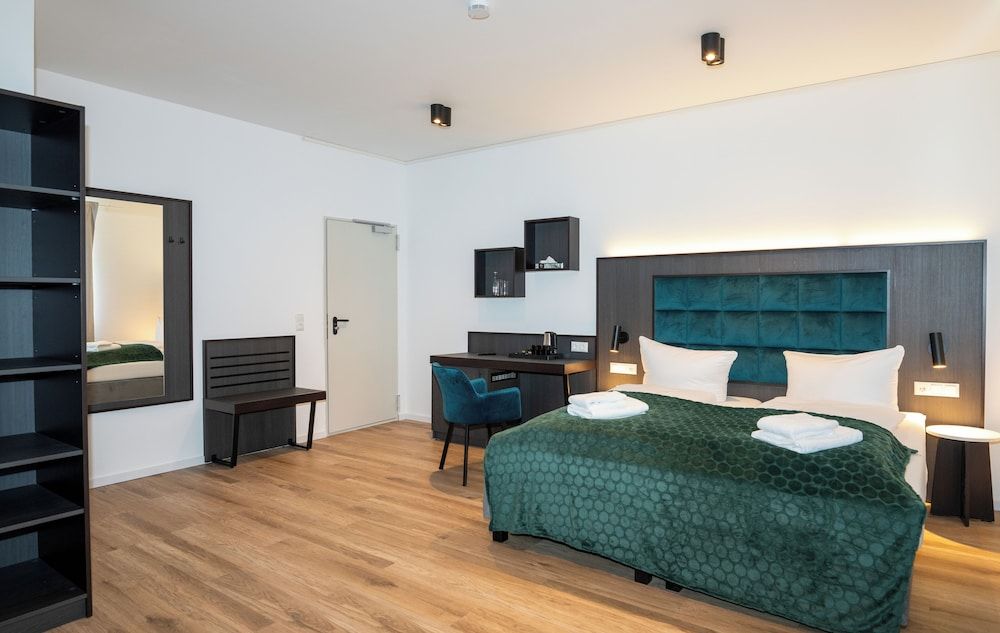 Hotel Hamburg Nord Deluxe Double Room 4