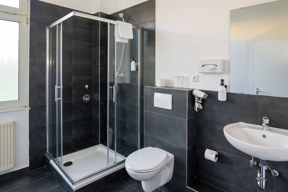 Hotel Hamburg Nord Deluxe Double Room 7