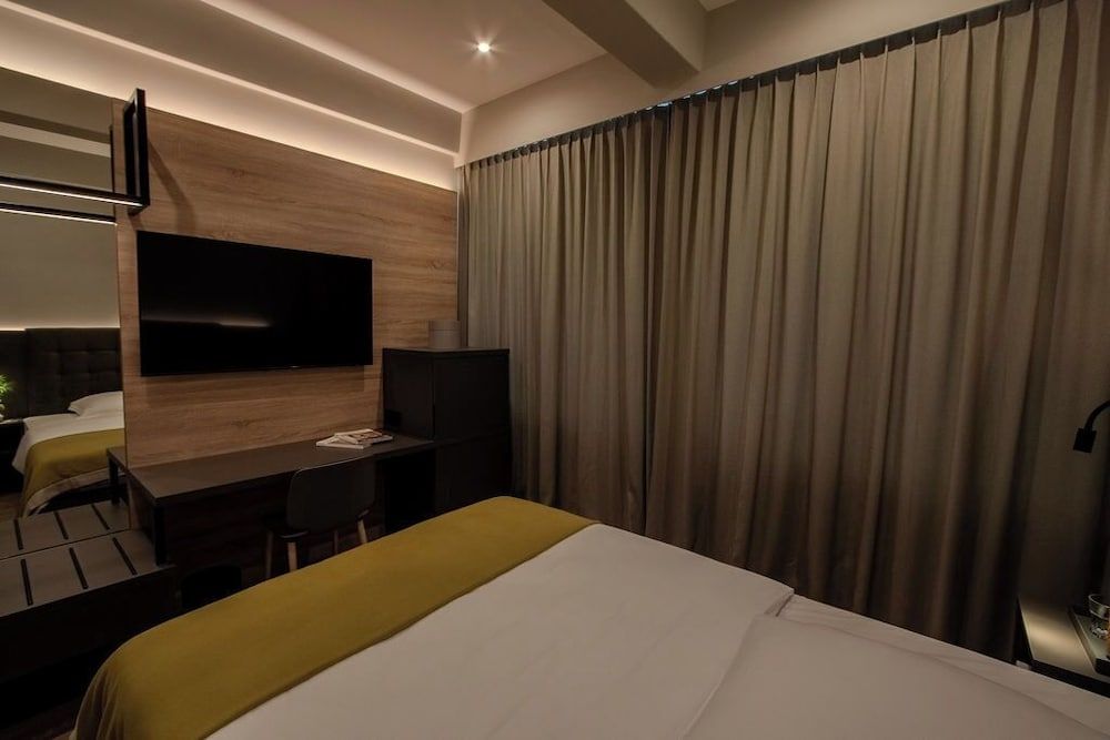 East Five Hotel Comfort Single Room 7