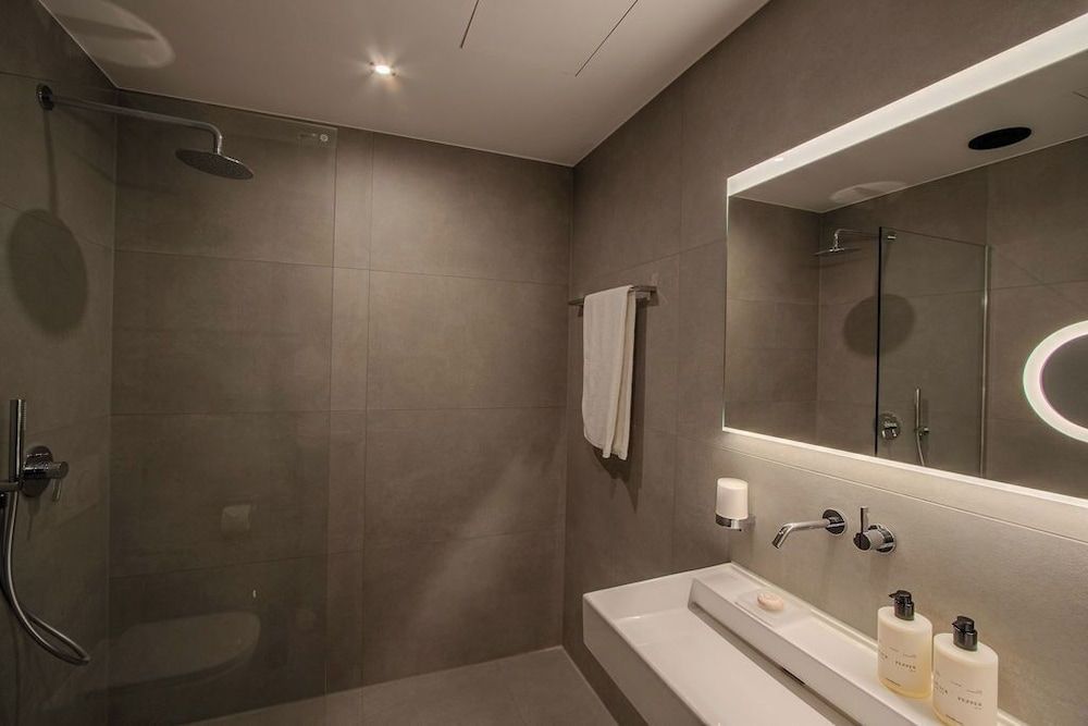 East Five Hotel Comfort Single Room 22