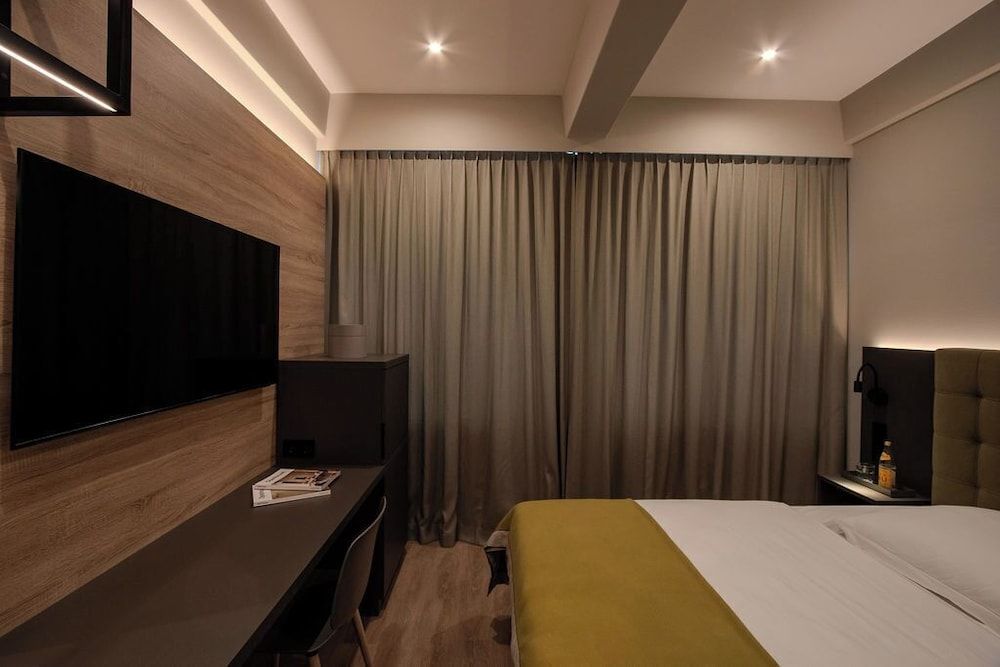 East Five Hotel Comfort Single Room 6