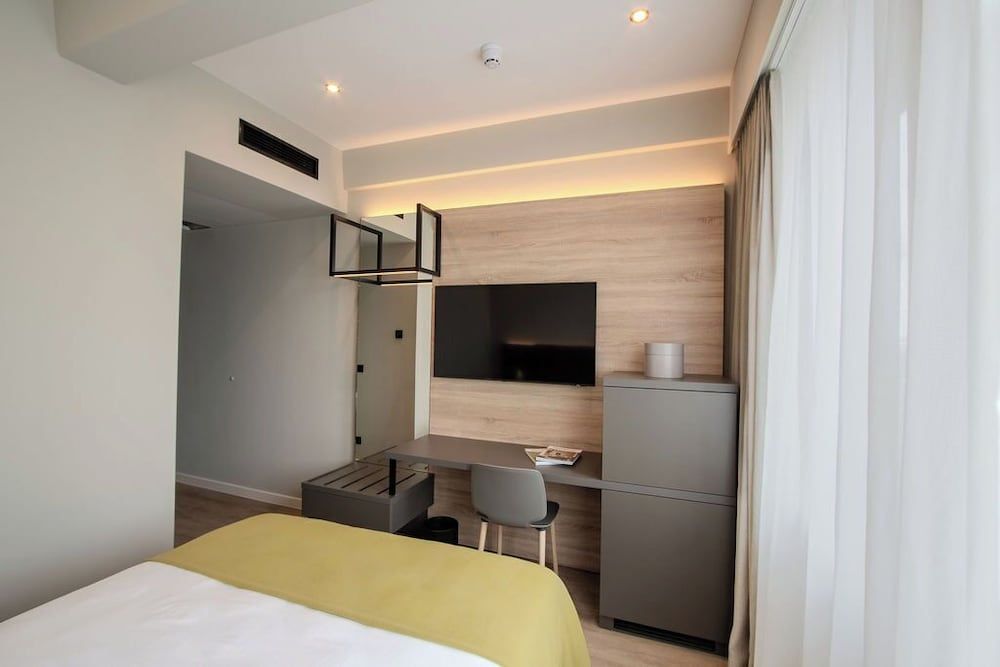 East Five Hotel Comfort Single Room 20