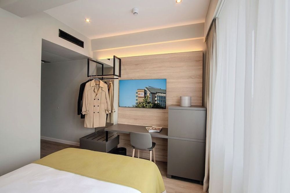 East Five Hotel Comfort Single Room 4