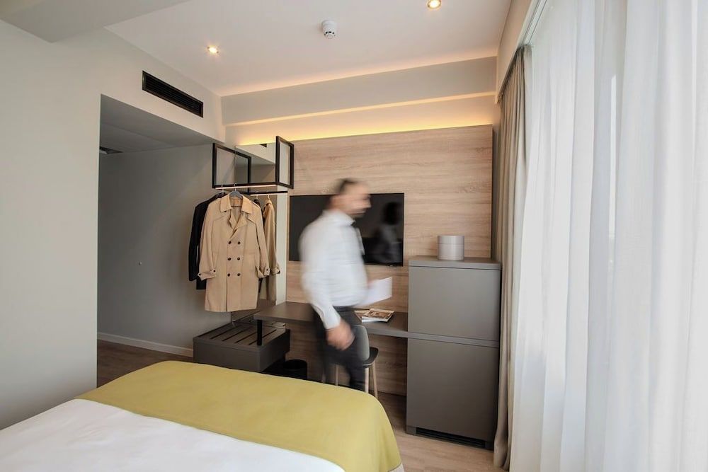 East Five Hotel Comfort Single Room 11