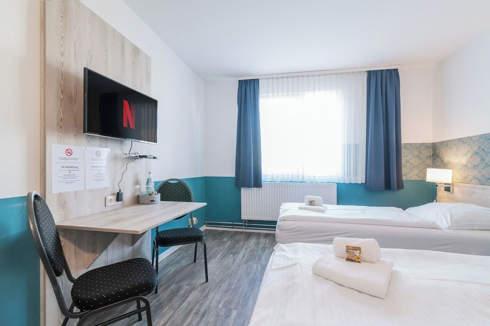 Hotel Café Galerie Comfort Twin Room 3