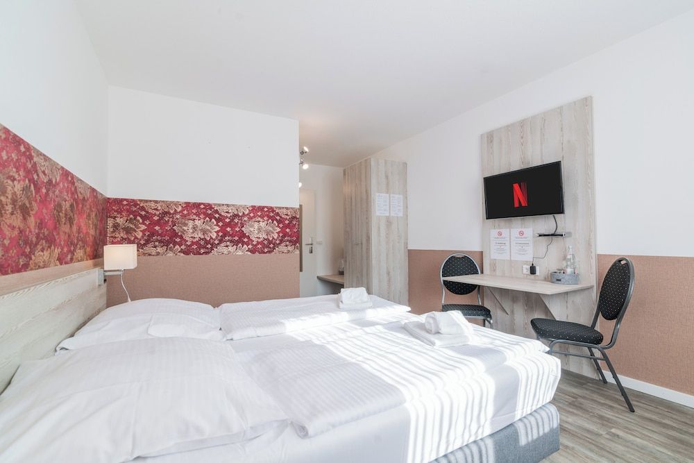 Hotel Café Galerie Comfort Double Room 2