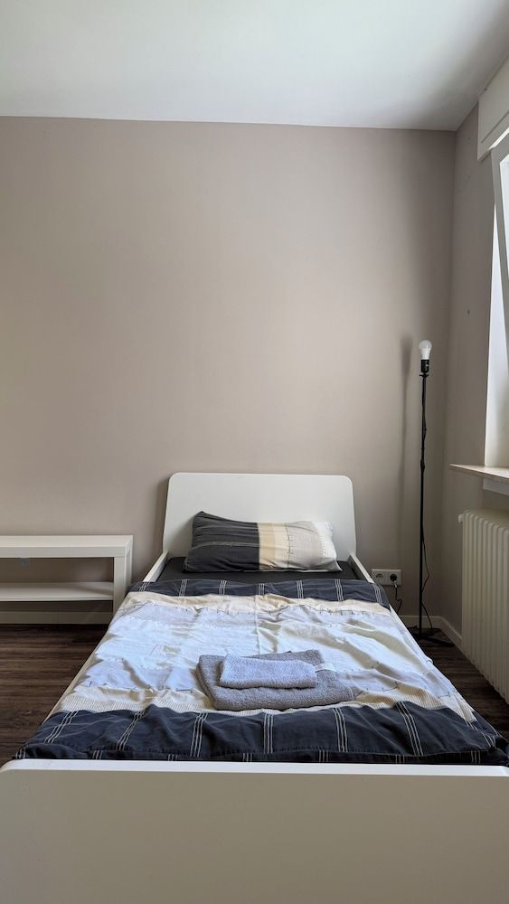 Three Bedroom Comfort Apartment Maintal Classic Apartment, Garden View 12