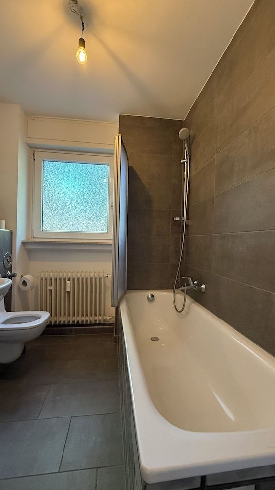 Three Bedroom Comfort Apartment Maintal Classic Apartment, Garden View 18