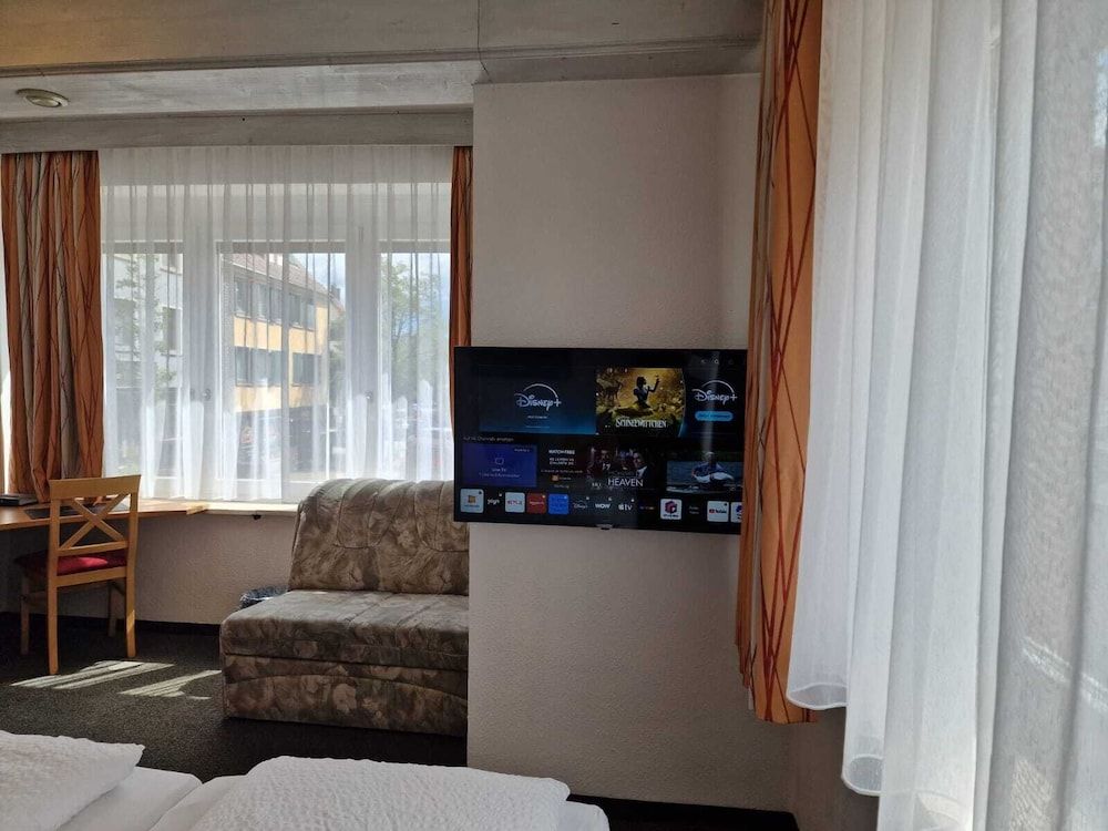 City Hotel Comfort Double or Twin Room, Private Bathroom 4