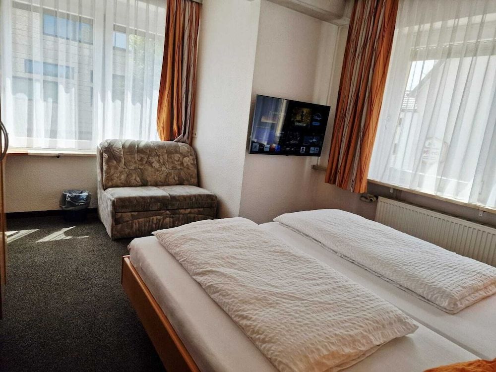 City Hotel Comfort Double or Twin Room, Private Bathroom 2