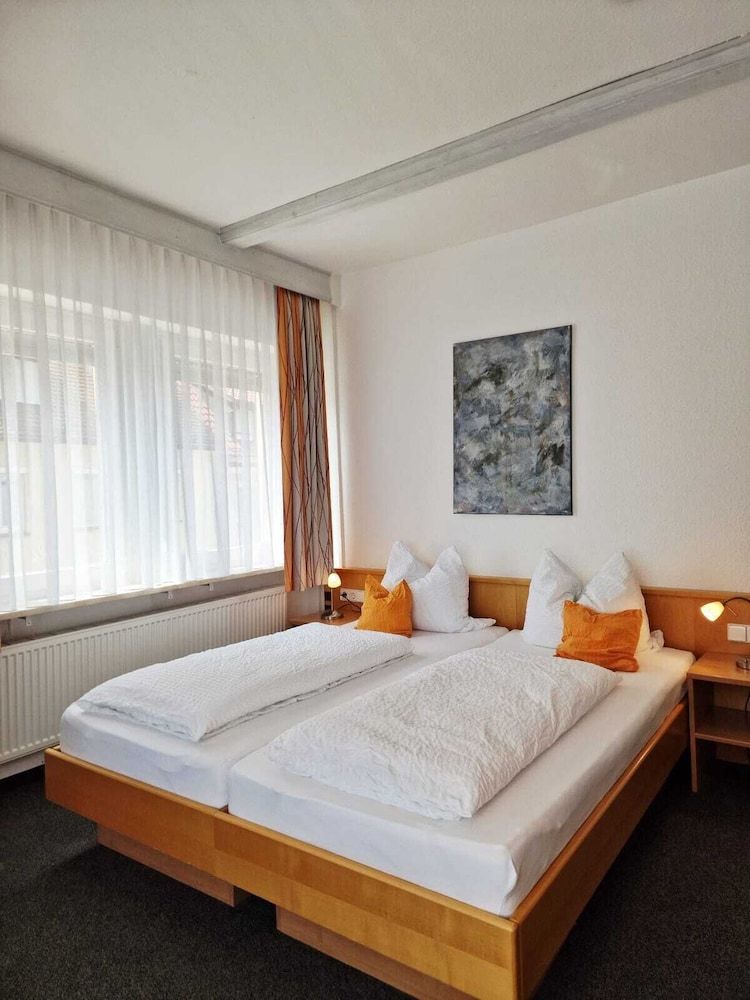 City Hotel Comfort Double or Twin Room, Private Bathroom 3