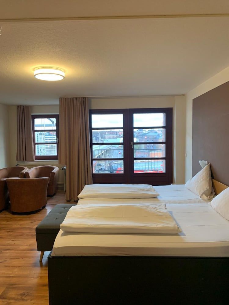 Hotel an der Hörn Standard Quadruple Room, Balcony, Harbor View 5