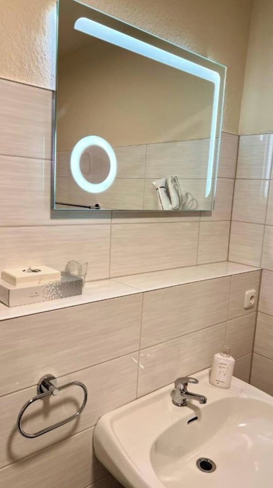 Hotel an der Hörn Standard Single Room, City View 4