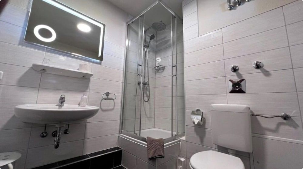 Hotel an der Hörn Standard Quadruple Room, Balcony, Harbor View 7