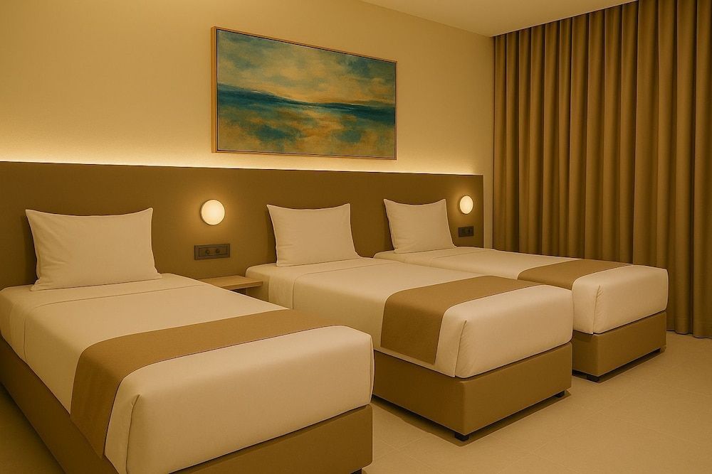 Superior Triple Room, Ensuite, City View