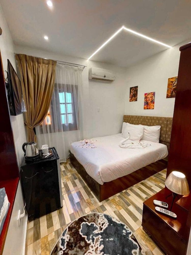 Luxury Single Room