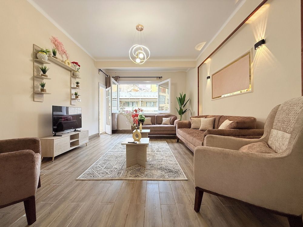 Moonlight Homes Tahrir Square Superior Apartment, 3 Bedrooms, City View 2