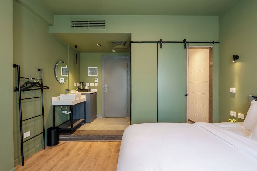 Deluxe Room, Balcony