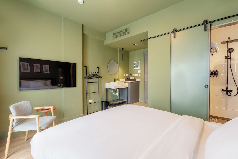 Deluxe Room, Balcony