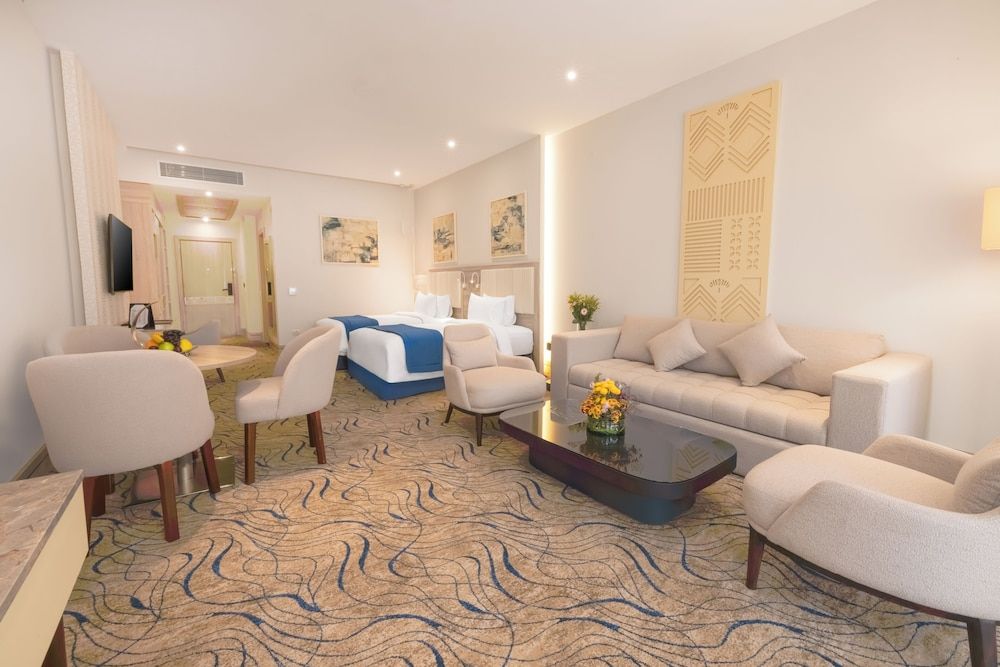 Helnan Antoniades Palace Family Room 3