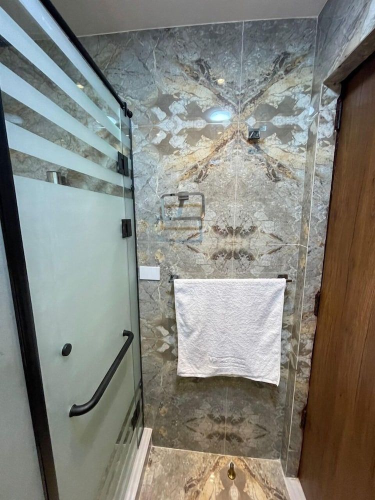 Sheraton ganna inn Deluxe Studio 11