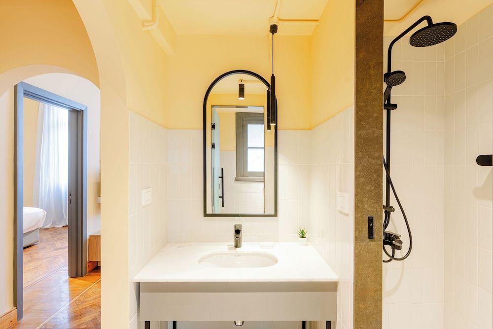 Brassbell Grey Studio Menasce House Apartment, 1 Bedroom, City View 11