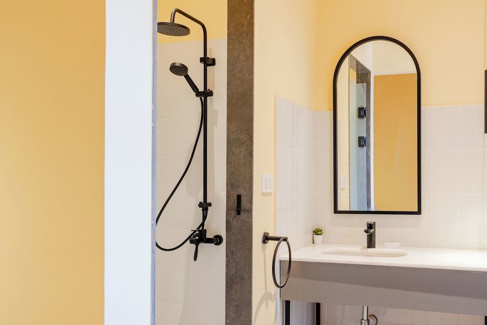 Brassbell Grey Studio Menasce House Standard Apartment, 1 Bedroom 8