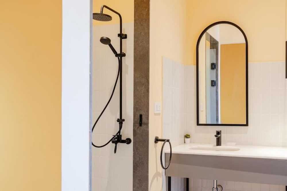 Brassbell Grey Studio Menasce House Standard Apartment, 1 Bedroom 7