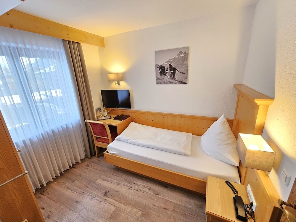 Hotel Cafe Fuggerhof Comfort Single Room, Balcony, Mountain View 3