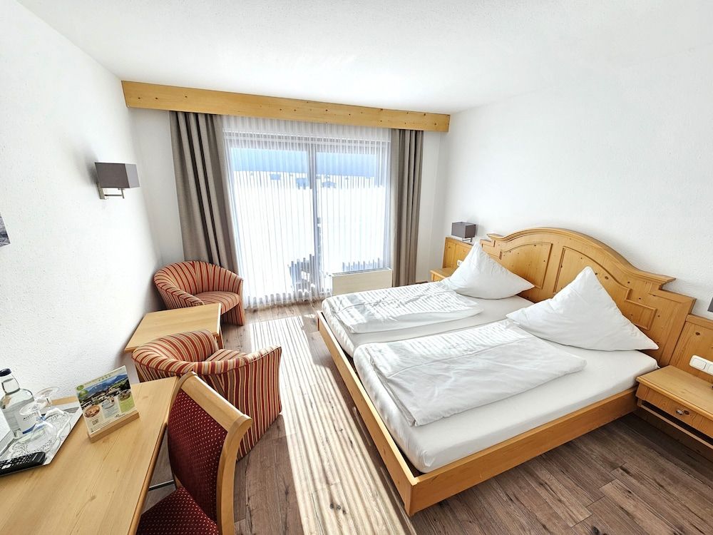 Hotel Cafe Fuggerhof Comfort Double Room, Balcony, Mountain View 2