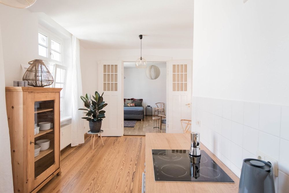 Modern design im klassischen Altbau Design Condo, 2 Bedrooms, Kitchen, City View 4