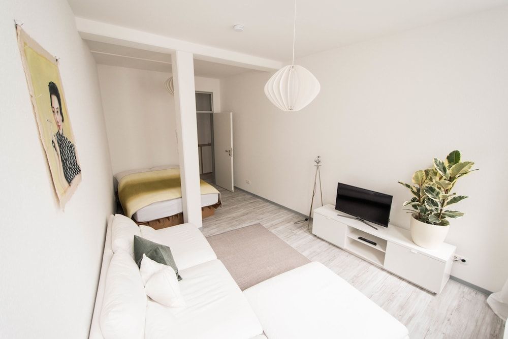 Altstadt Suite Deluxe Condo, 3 Bedrooms, Patio, Beachfront 6