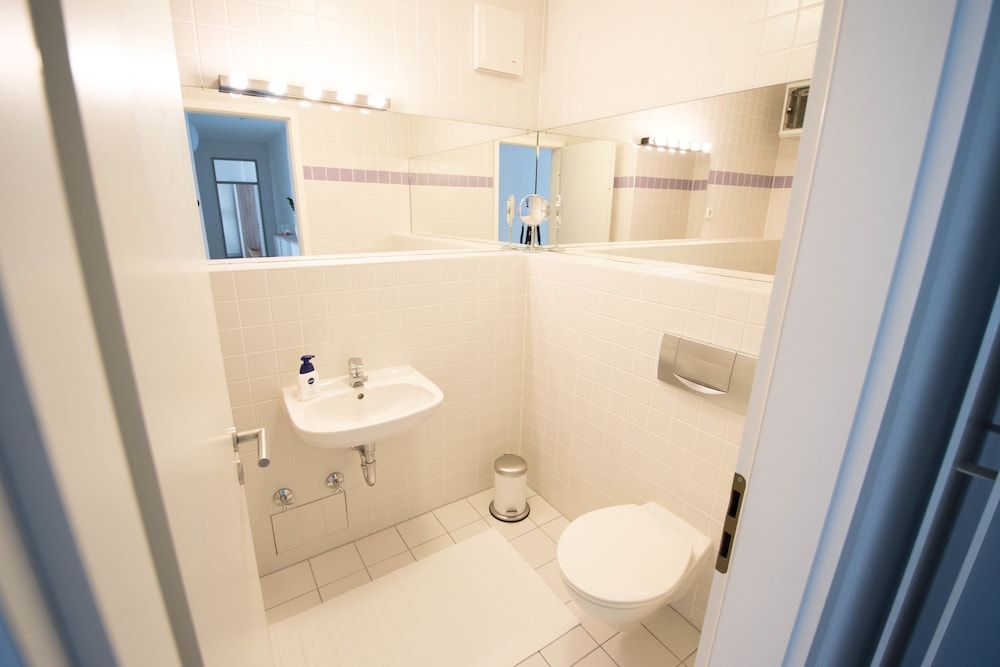 Altstadt Suite Deluxe Condo, 3 Bedrooms, Patio, Beachfront 11