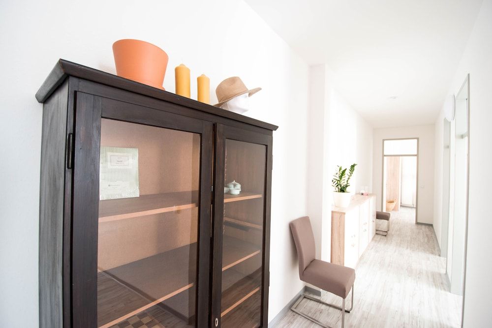 Altstadt Suite Deluxe Condo, 3 Bedrooms, Patio, Beachfront 8