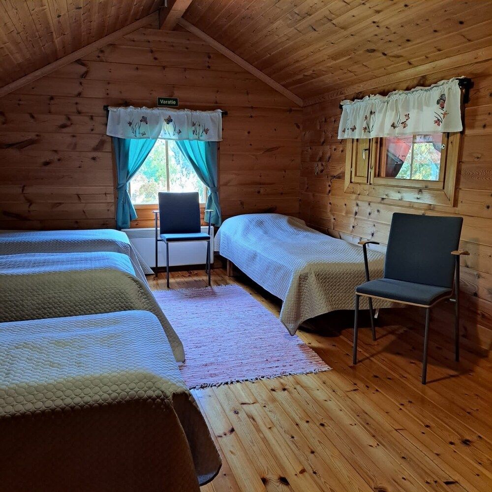 Lomahyppäys Basic Cottage, Garden View 5