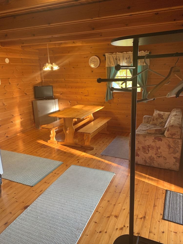 Lomahyppäys Basic Cottage, Garden View 4