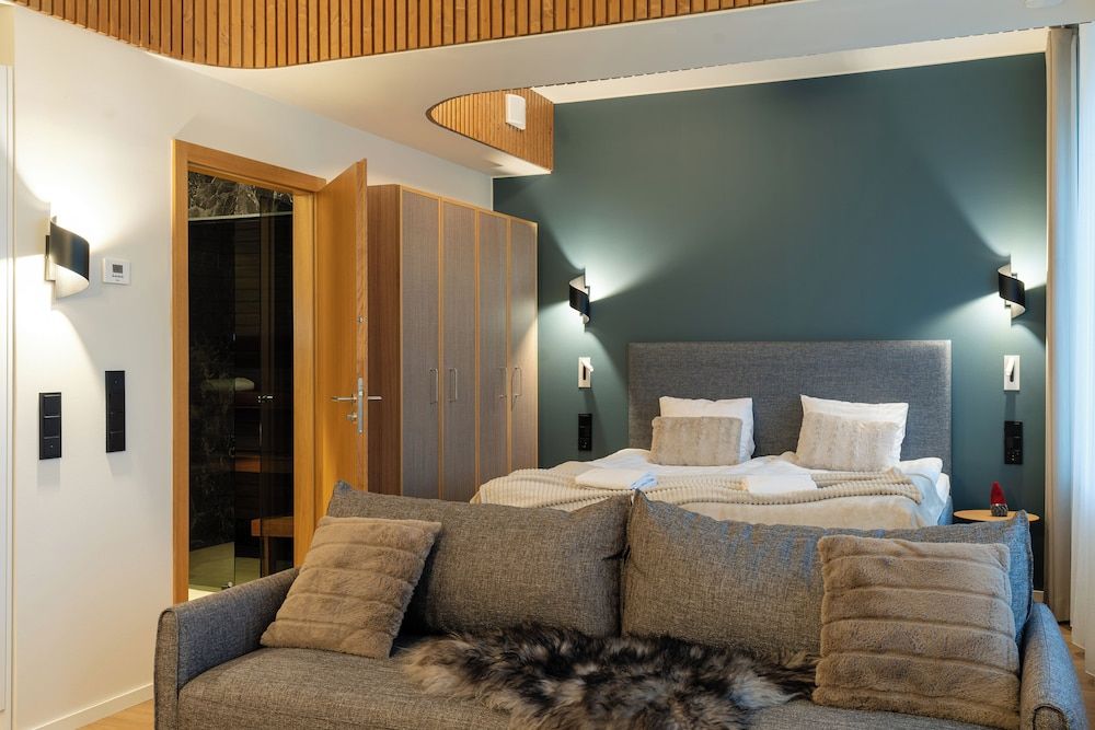 Postmaster Hotel Executive Double Room, City View 3