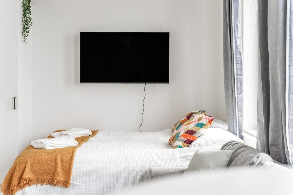 Topaasi - Nokia Arena by Come in Comfort Studio, Kitchen, City View 2