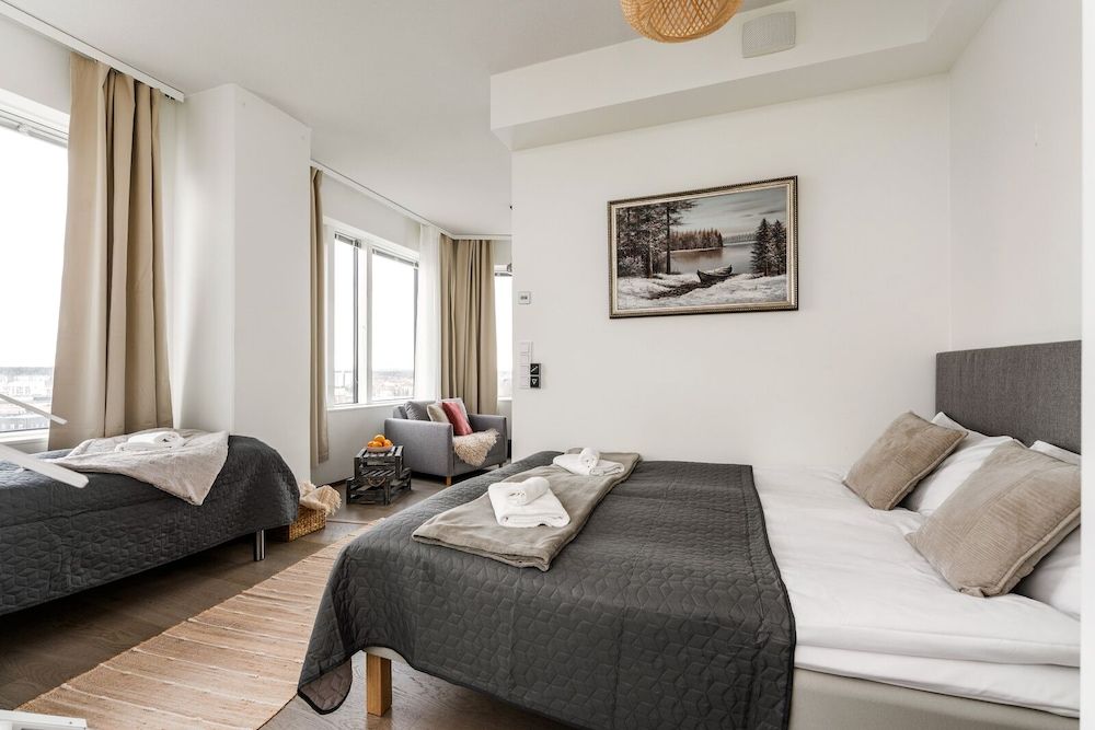 Deluxe Suite, Kitchen, City View