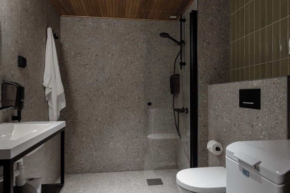 Hotel H28 Superior Triple Room, Multiple Beds 3