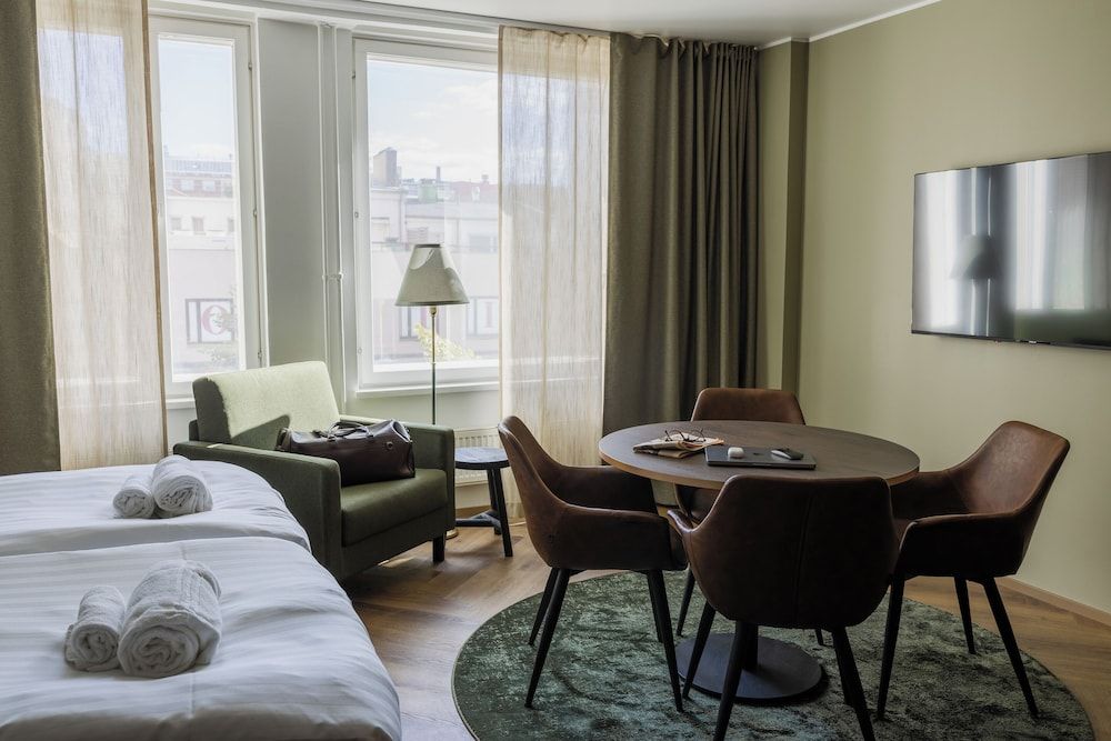 Hotel H28 Superior Triple Room, Multiple Beds