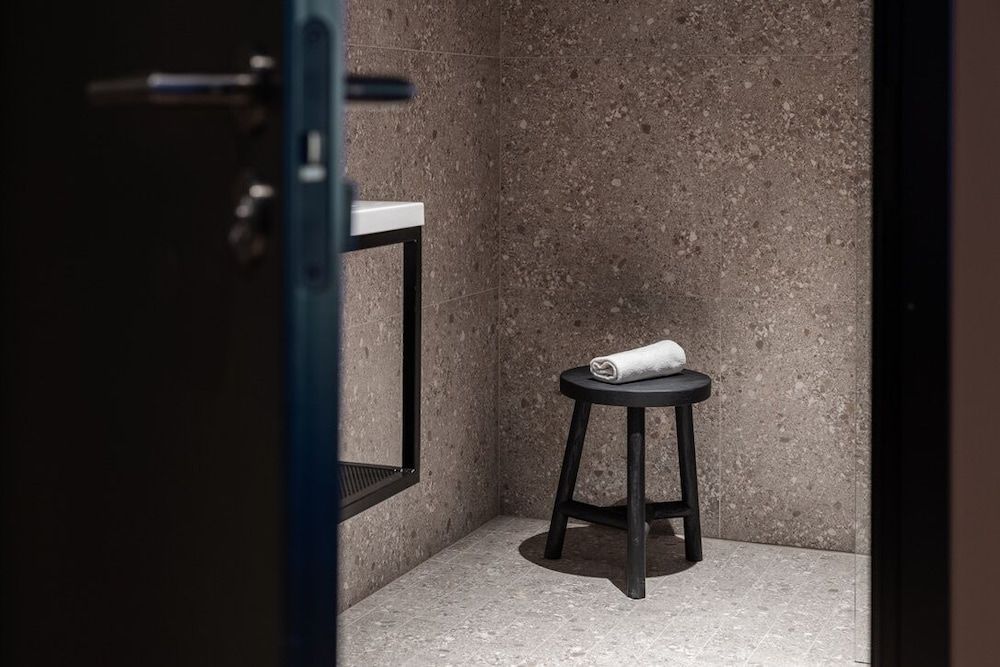 Hotel H28 Triple Room, Multiple Beds, Kitchen 5