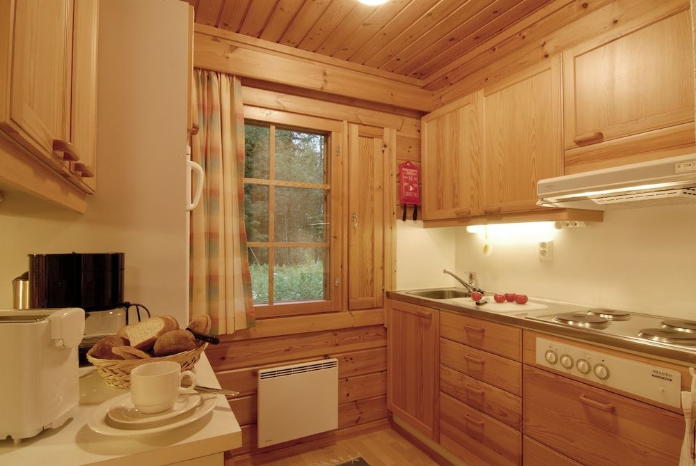 Hapimag Resort Punkaharju Traditional Bungalow, 2 Bedrooms, Partial Lake View 3